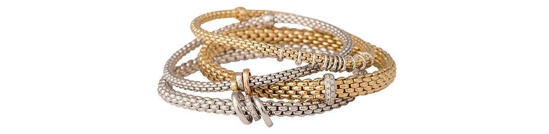 gold_bracelet-photography