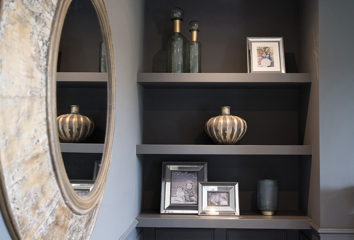 Ornaments in a lounge