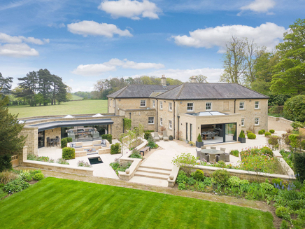 05_property_country-house.jpg